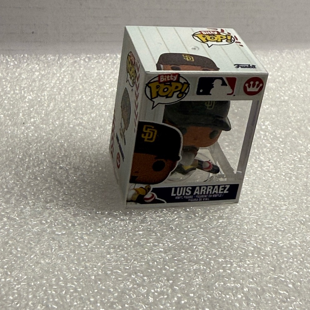 Bitty Pop Funko MLB Superbox SD Padres Luis Arraez Figure - Picture 3 of 7